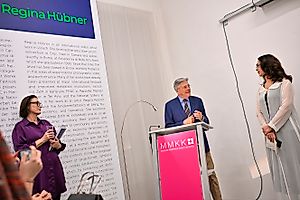 Ausstellungseröffnung Regina Hübner „Dear…“